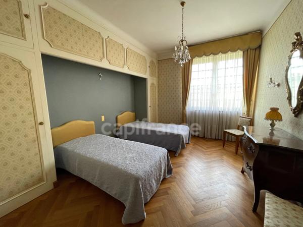 A vendre LIMOUX - Villa d'architecte 10 pièces 259 m2 habitable - proche du centre-ville