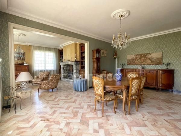 A vendre LIMOUX - Villa d'architecte 10 pièces 259 m2 habitable - proche du centre-ville