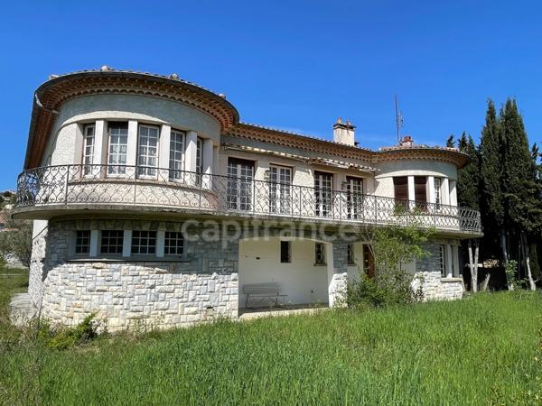 A vendre LIMOUX - Villa d'architecte 10 pièces 259 m2 habitable - proche du centre-ville