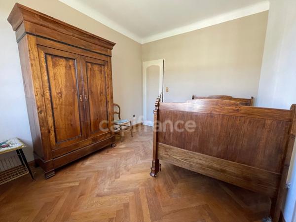 A vendre LIMOUX - Villa d'architecte 10 pièces 259 m2 habitable - proche du centre-ville