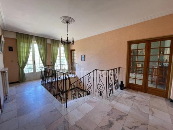 A vendre LIMOUX - Villa d'architecte 10 pièces 259 m2 habitable - proche du centre-ville
