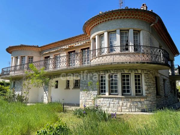 A vendre LIMOUX - Villa d'architecte 10 pièces 259 m2 habitable - proche du centre-ville