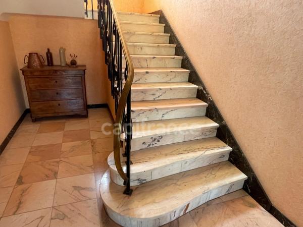 A vendre LIMOUX - Villa d'architecte 10 pièces 259 m2 habitable - proche du centre-ville