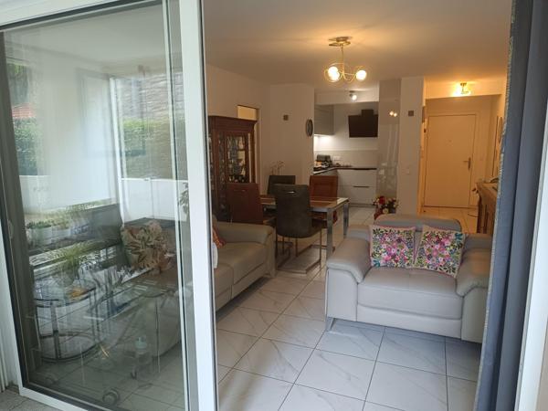 BAYONNE/ ANGLET QUARTIER BEYRIES T3 DE 63M2 AVEC DOUBLE GARAGE EST VÉRANDA