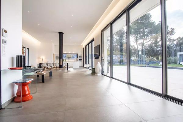 Vente Propriété 5 pièces 220 m2 à Pourrières