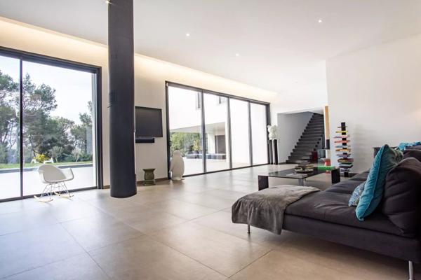 Vente Propriété 5 pièces 220 m2 à Pourrières