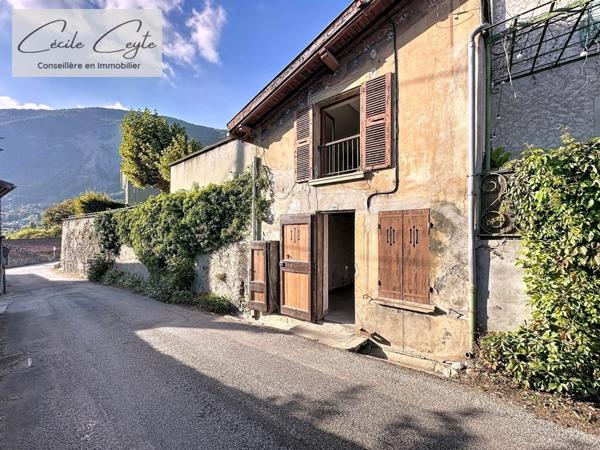 CORENC (38), maison ancienne à rénover avec un agrandissement possible