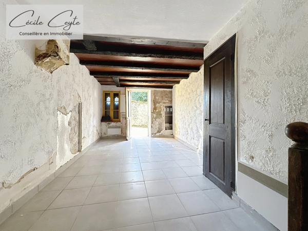 CORENC (38), maison ancienne à rénover avec un agrandissement possible