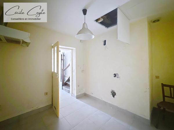 CORENC (38), maison ancienne à rénover avec un agrandissement possible