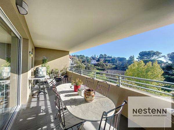 Fréjus - Superbe T3 en dernier étage avec terrasse, vue dégagée et double garage