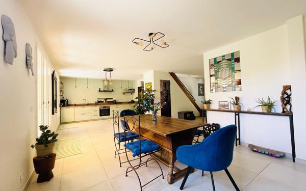 Maison à vendre    5 pièces • 145 m2 Montévrain