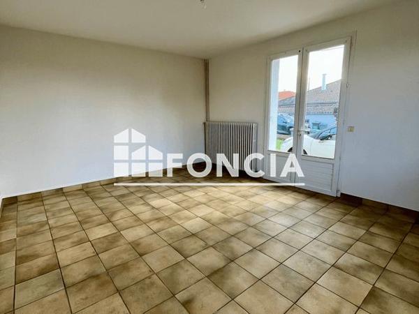 Location Maison 2 pièces 51.9 m² - 7 RUE DE LA BUZARDERIE Niort 79000