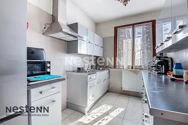 Maison de type 4 d'environ 90m² avec grand sous-sol, garage, terrasse et jardin