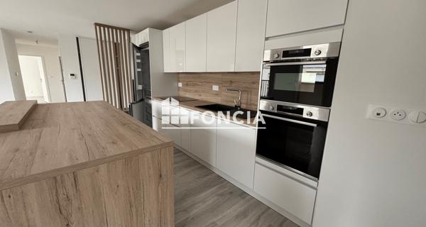 Location Appartement 3 pièces 95.12 m² - Vernon 27200