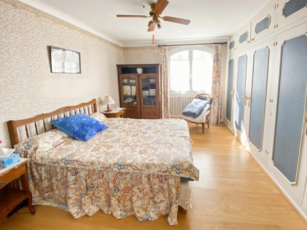 Dpt Gers (32), à vendre BARCELONNE DU GERS Maison T6 de 192 m² habitables + 2 vérandas + grand garage sur 1670 m² de terrain, au calme