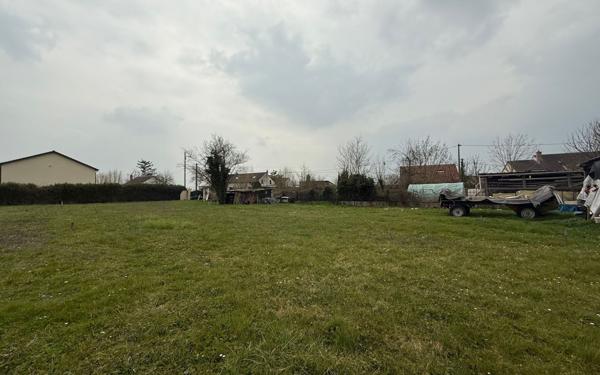 Terrain à vendre    Varanges