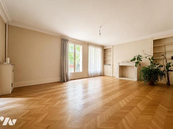 TOURS – BOULEVARD BÉRANGER
Appartement de 150 m² à rénover – Ascenseur, garage et cave.