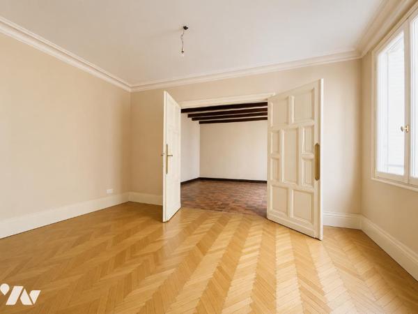 TOURS – BOULEVARD BÉRANGER
Appartement de 150 m² à rénover – Ascenseur, garage et cave.