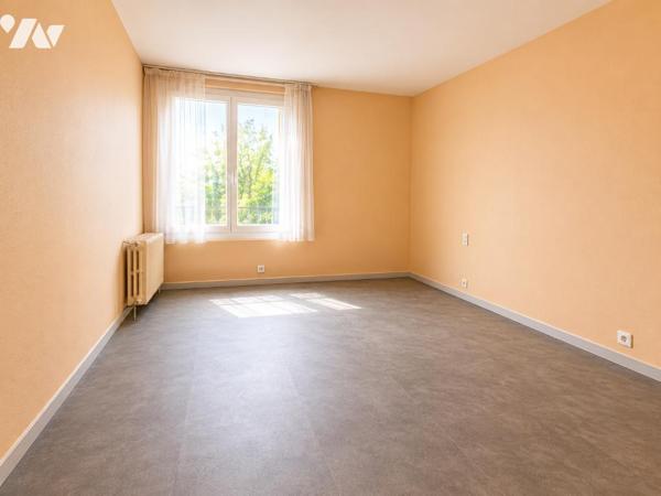 TOURS – BOULEVARD BÉRANGER
Appartement de 150 m² à rénover – Ascenseur, garage et cave.