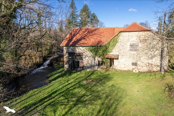 Maison à vendre |  Ladignac-le-Long |  5 pièces | 215 m²