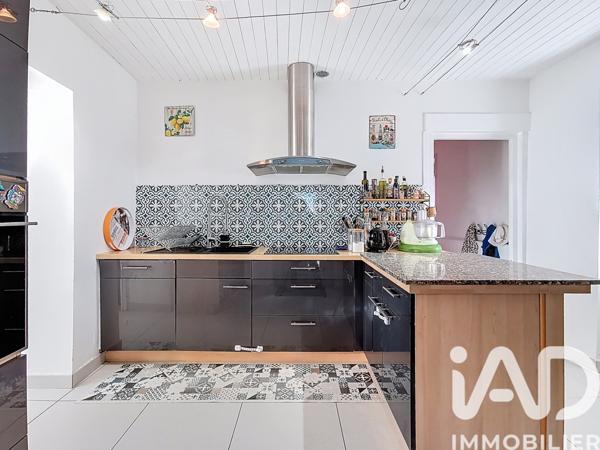 Maison à vendre 7 pièces 156 m² Saint-Cergues