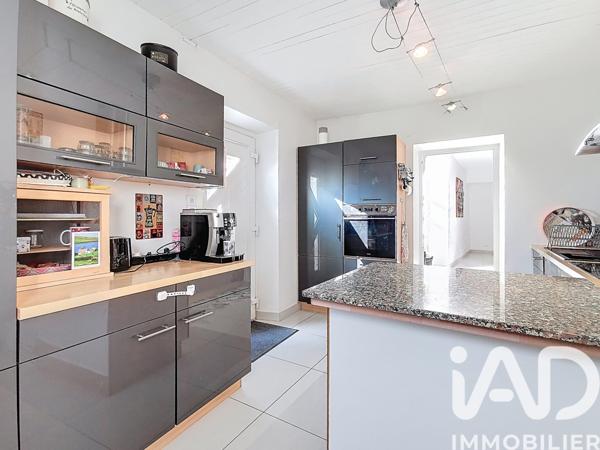 Maison à vendre 7 pièces 156 m² Saint-Cergues