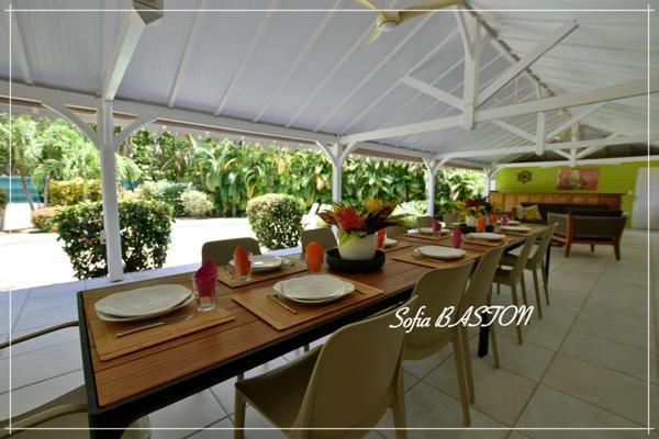 Sainte-Anne Plage – Villa T7 de 220 m²hab.+ 231m2 de terrasses - Piscine - bungalows annexes– Terrain 1 409 m² – Martinique (972)