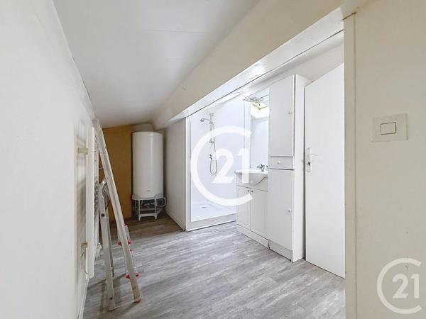 Immeuble à vendre  83 m 2   COGNAC  - 16