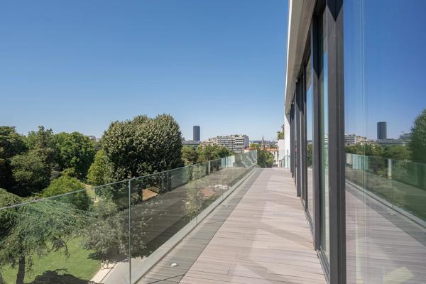 Paris 14e - Parc Montsouris - Duplex d'exception rénové à vendre - 5 pièces - 3 chambres - Terrasses - 250 m²