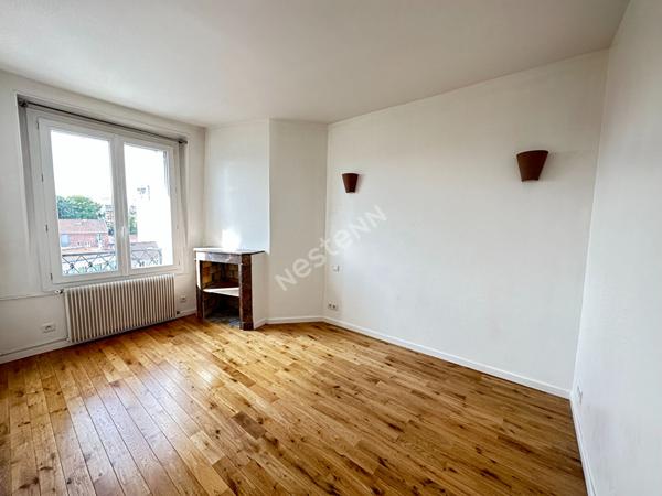 DERNIER ETAGE - RER E 2 PIECES 33m²