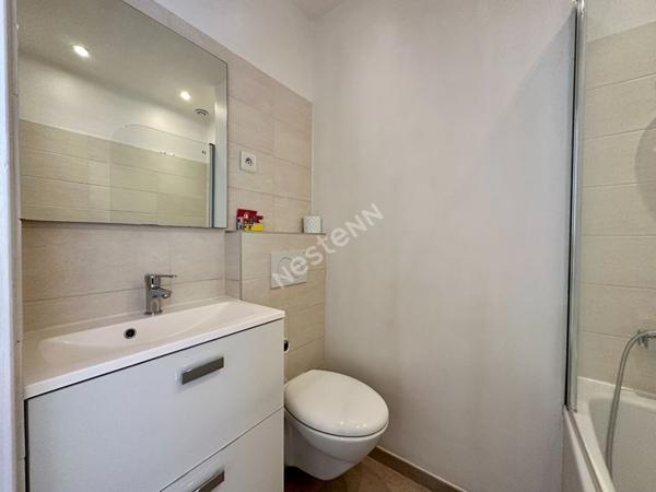 DERNIER ETAGE - RER E 2 PIECES 33m²