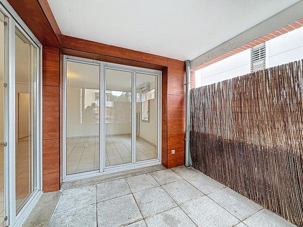 À Vendre - Bel Appartement T3 récent de 70m² avec terrasse. Résidence avec piscine.