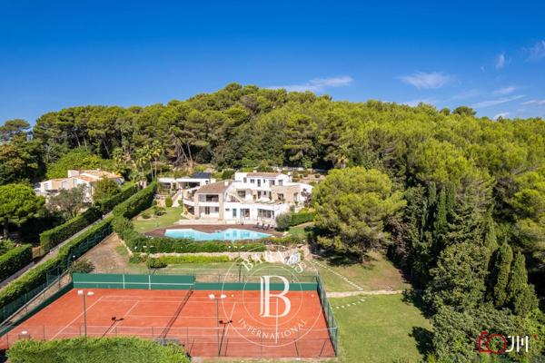 Mougins, Maison 7 Chambres -  550 m² à vendre