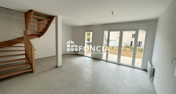 Location Appartement 4 pièces 78.3 m² - Saint-hilarion 78125
