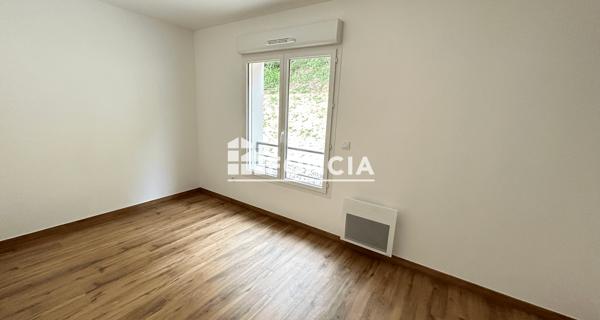 Location Appartement 4 pièces 78.3 m² - Saint-hilarion 78125
