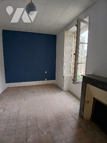 Maison centre-bourg à restaurer
