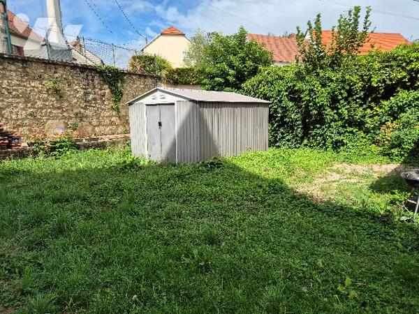 MANTOCHE, maison individuelle avec terrain.