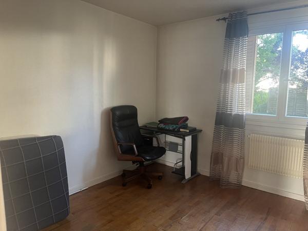 Appartement à VAULX EN VELIN (69120)