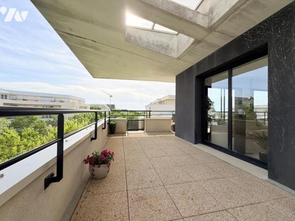 DUPLEX GRANDE TERRASSE QUARTIER MÉMORIAL 