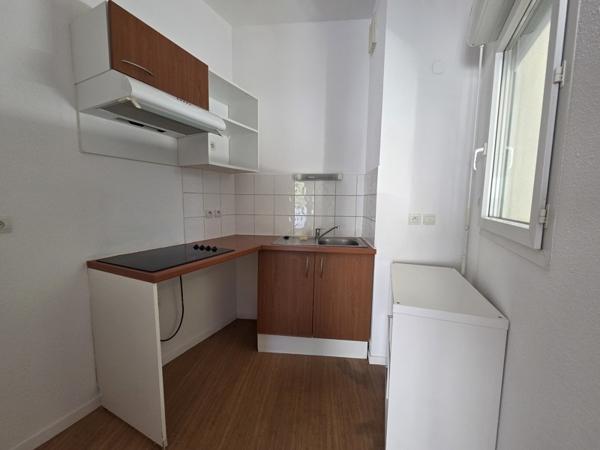 Appartement à louer 620 € CC St-Seurin-sur-l'Isle 3 p 57 m² DPE D