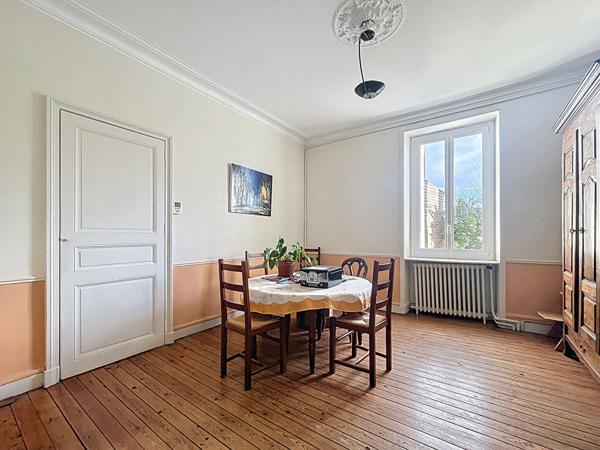 Maison avec cachet quartier Sainte-Anne à Nantes - 7 pièces, 5 chambres, jardin.