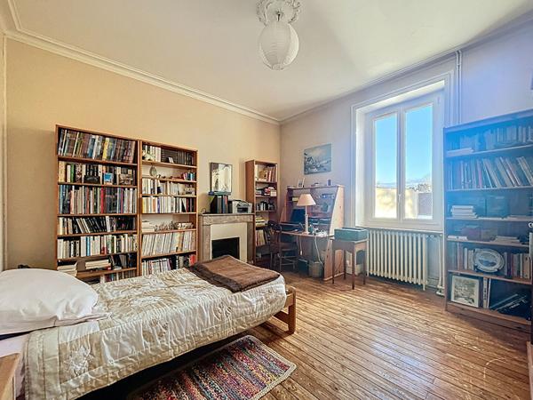 Maison avec cachet quartier Sainte-Anne à Nantes - 7 pièces, 5 chambres, jardin.