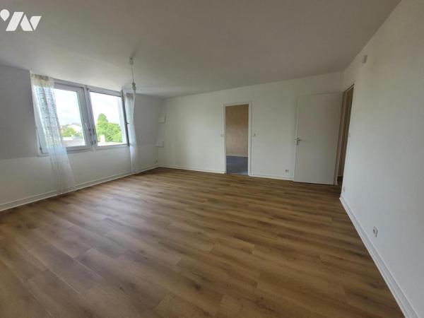 SABLE SUR SARTHE-APPARTEMENT DE TYPE 4-Réf:VDL2213