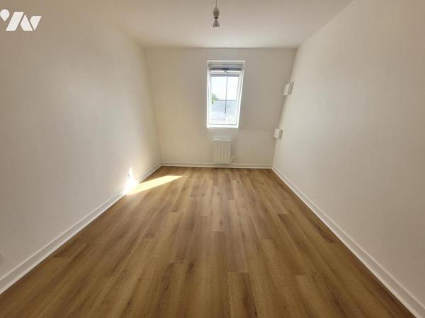 SABLE SUR SARTHE-APPARTEMENT DE TYPE 4-Réf:VDL2213