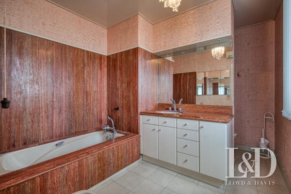 Immobilier Port-Louis - Maison familiale 7 pièces - Vue mer Port-Louis - Jardin arboré - Calme et verdoyant