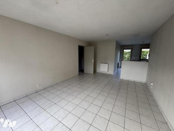 Maison de plain-pied de 70 m² – 2 chambres – garage et jardin clos