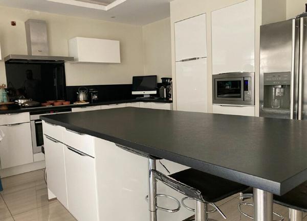 Maison à vendre    6 pièces •  Longages