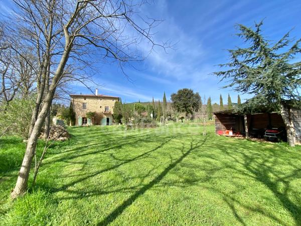 Entre Uzès et La Roque-sur-Cèze, Éden Provençal : Mas du XVIIIe & Son Domaine Privé sur 3,3 hectares