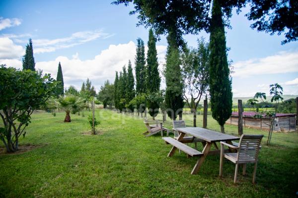 Entre Uzès et La Roque-sur-Cèze, Éden Provençal : Mas du XVIIIe & Son Domaine Privé sur 3,3 hectares