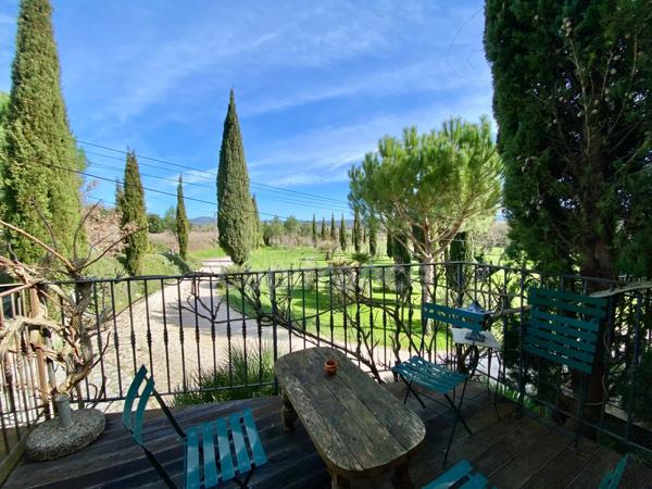 Entre Uzès et La Roque-sur-Cèze, Éden Provençal : Mas du XVIIIe & Son Domaine Privé sur 3,3 hectares